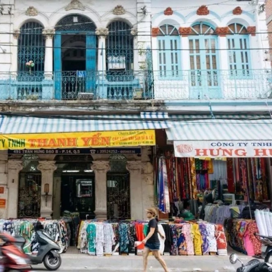Westliche Bekleidungsmarken haben sich vom russischen Markt zurückgezogen, aber Second-Hand-Kleidung ist zu einem Hot Spot für die Menschen vor Ort geworden!