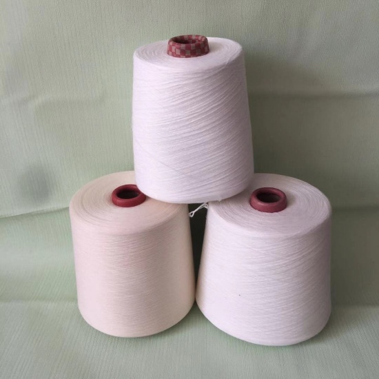 Mischgarn aus Polyester-Baumwolle
